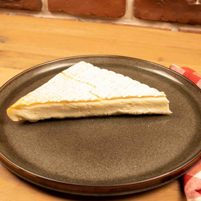 découvrez la tourte mayennaise, une délicieuse spécialité de la région pays de la loire. ce plat savoureux, composé de pâte croustillante et d'une garniture riche en viande et légumes, ravira vos papilles. parfaite pour un repas convivial ou un pique-nique, la tourte mayennaise est un incontournable de la gastronomie française.