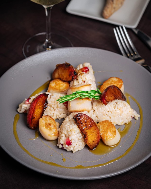 découvrez la brasserie metz, un lieu convivial où des femmes passionnées de cuisine vous préparent des plats savoureux et authentiques. un mélange d'innovation et de tradition au cœur de la gastronomie locale.