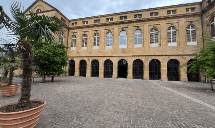 découvrez l'inauguration de l'oiseau de lorraine, un événement festif célébrant l'art et la culture de la région. rejoignez-nous pour une journée riche en émotions, entre performances artistiques, visites guidées et rencontres avec des créateurs locaux.