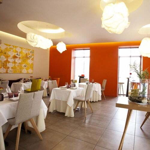 découvrez le guide gastronomique de perpignan : explorez les meilleures adresses, des restaurants aux marchés locaux, et savourez les délices culinaires du roussillon. laissez-vous séduire par une expérience gastronomique unique au cœur de cette magnifique ville.