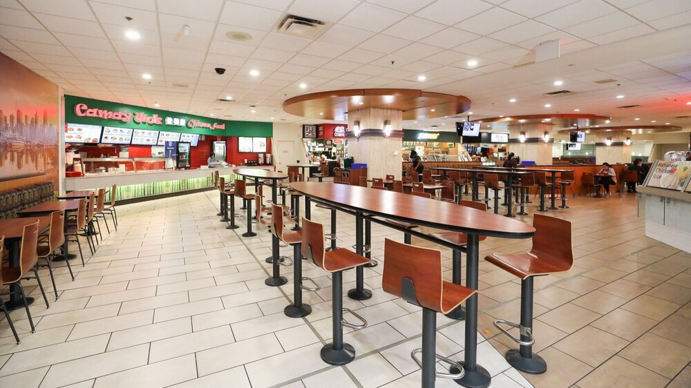 découvrez le food court de royan, un lieu convivial où les saveurs se rencontrent. profitez d'une variété de stands proposant des plats locaux et internationaux dans une ambiance agréable. parfait pour une pause déjeuner en famille ou entre amis, laissez-vous séduire par une expérience culinaire unique.