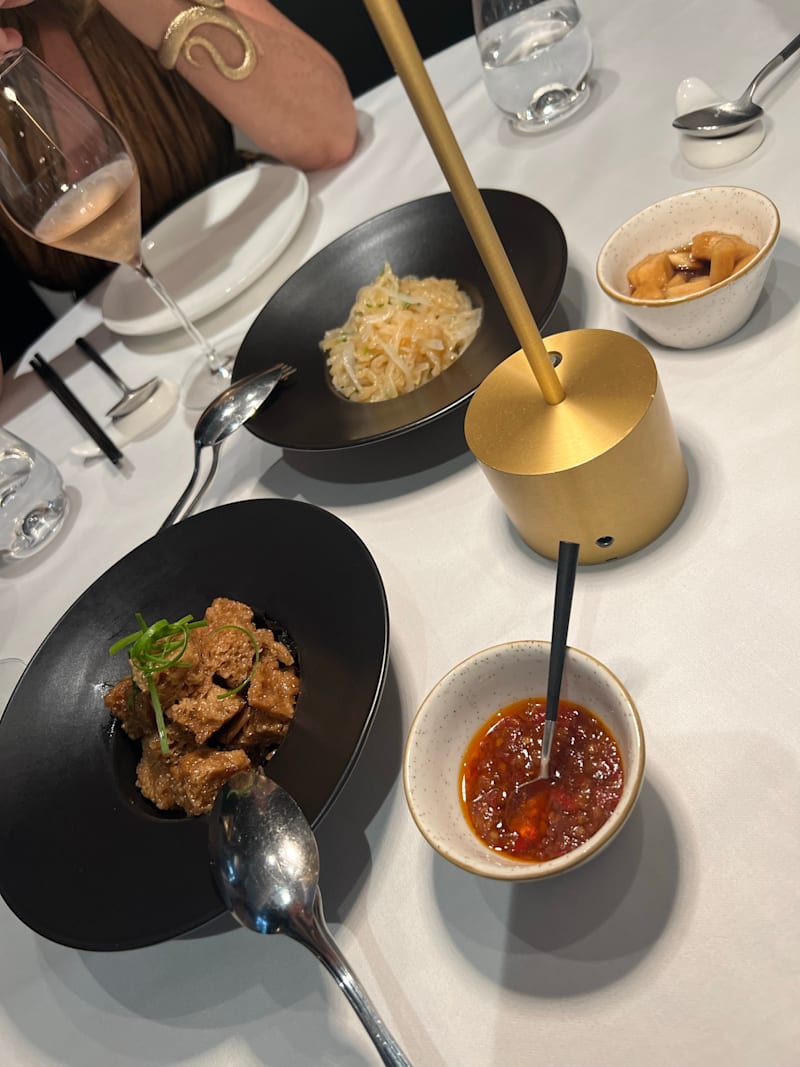 découvrez l'art de la gastronomie impériale à paris, où tradition et innovation se rencontrent pour offrir une expérience culinaire exceptionnelle. savourez des plats raffinés inspirés des cuisines royales du monde entier, dans un cadre élégant et historique.