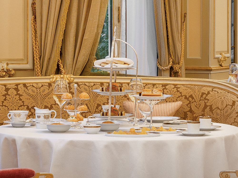 découvrez l'élégance de la gastronomie impériale à paris, où des plats raffinés et des saveurs exquises se rencontrent dans un cadre somptueux. vivez une expérience culinaire inoubliable, alliant traditions anciennes et créativité contemporaine.
