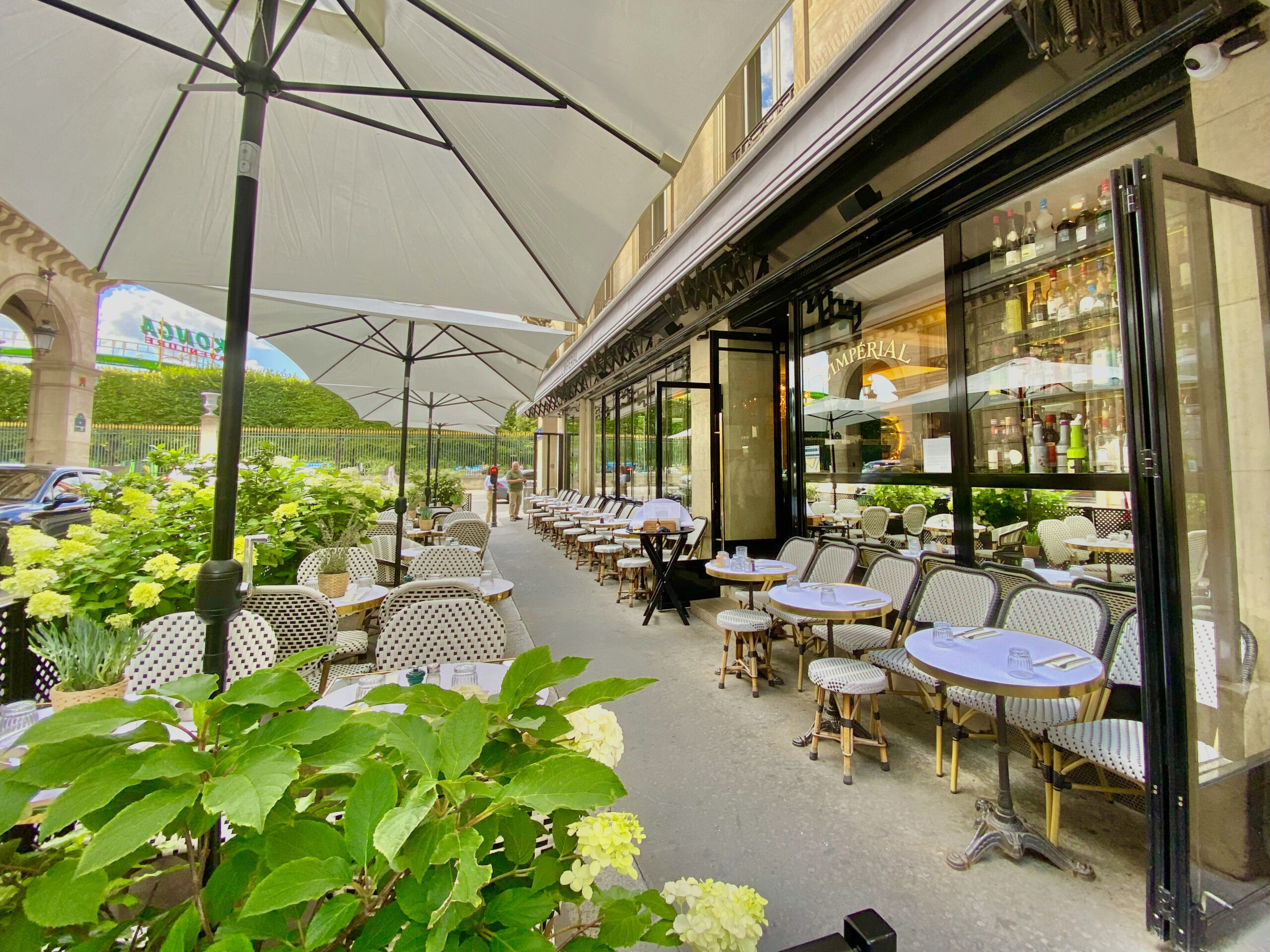 découvrez la gastronomie impériale à paris, un voyage culinaire fascinant à travers des plats raffinés et une ambiance royale. savourez des spécialités inspirées des traditions culinaires impériales, dans un cadre élégant en plein cœur de la capitale française.