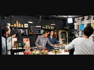 découvrez le monde savoureux des émissions culinaires à la télévision ! explorez des recettes inspirantes, des chefs talentueux et des astuces de cuisine qui éveilleront vos papilles. suivez vos émissions préférées et apprenez à cuisiner des plats délicieux dans le confort de votre foyer.