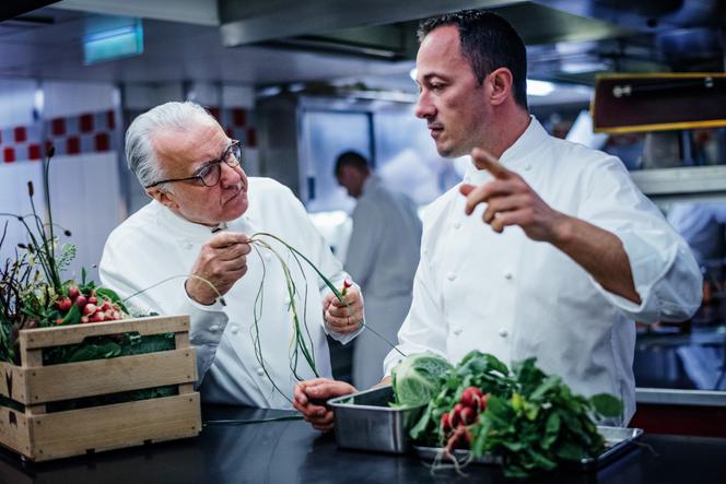 participez au premier concours en inde dédié au poulet cultivé, où des chefs innovants rivalisent pour créer des plats uniques alliant saveurs traditionnelles et technologies alimentaires durables.