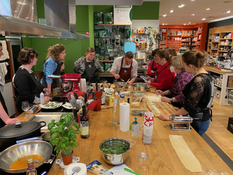 découvrez les secrets culinaires des riches : astuces de chefs, ingrédients rares et recettes d'exception pour sublimer vos repas comme dans les plus grandes maisons.