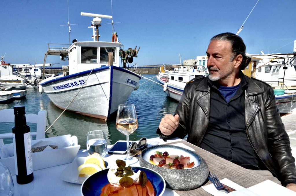 découvrez les meilleures escales gastronomiques à paros : restaurants typiques, saveurs locales et expériences culinaires inoubliables pour savourer le meilleur de la cuisine des cyclades.