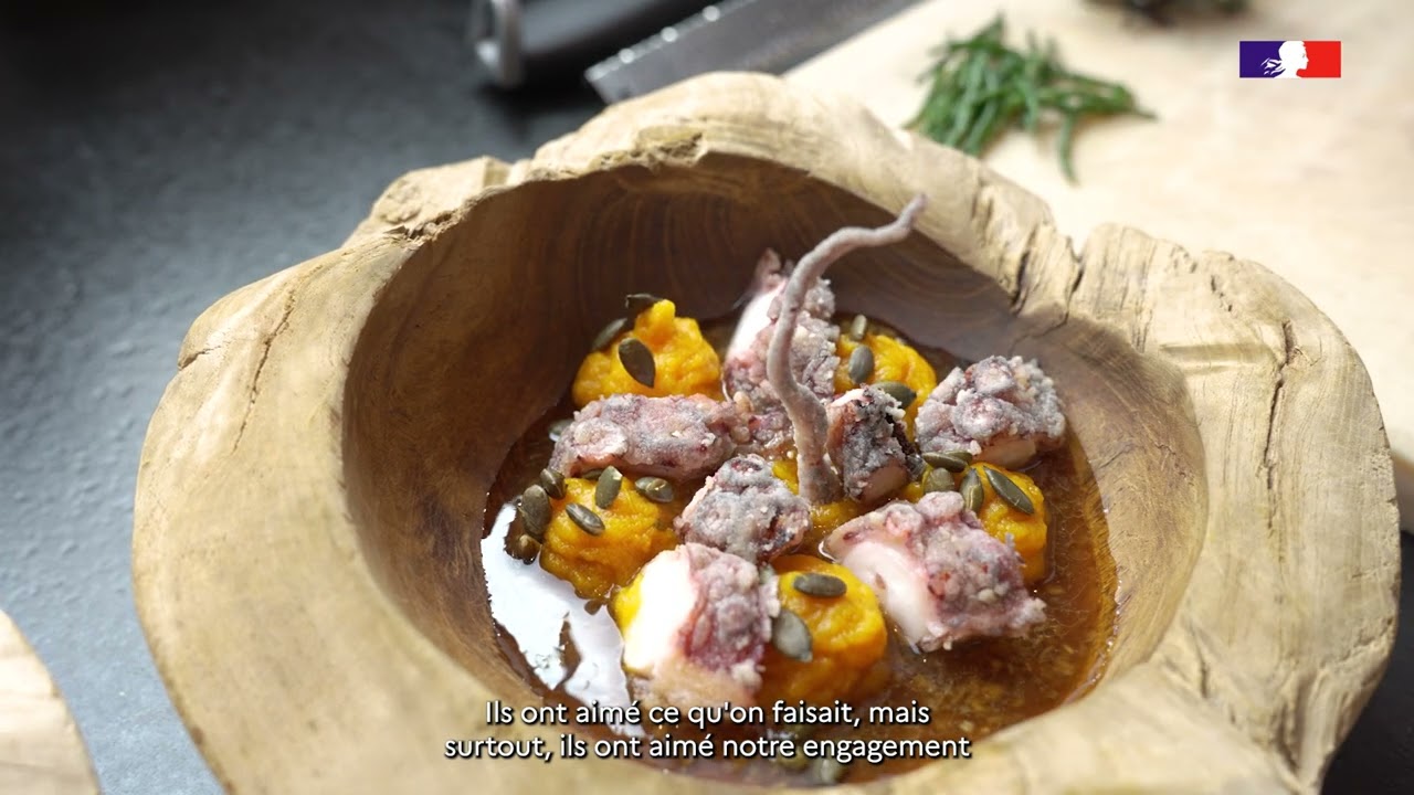 découvrez notre initiative vidéo dédiée à la gastronomie : interviews de chefs, recettes créatives et immersion dans l’univers culinaire pour éveiller vos papilles et votre curiosité !