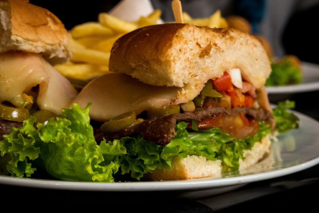découvrez le paradis culinaire uruguayen : une cuisine authentique, des saveurs uniques et des spécialités locales à savourer lors de votre prochain voyage en uruguay.