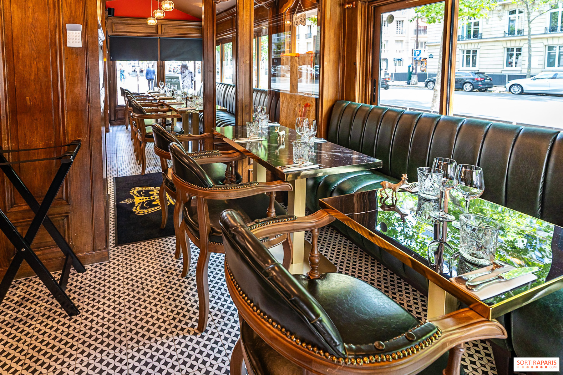 découvrez les meilleurs restaurants indiens à paris : saveurs authentiques, plats épicés, adresses recommandées et expériences culinaires uniques dans la capitale.