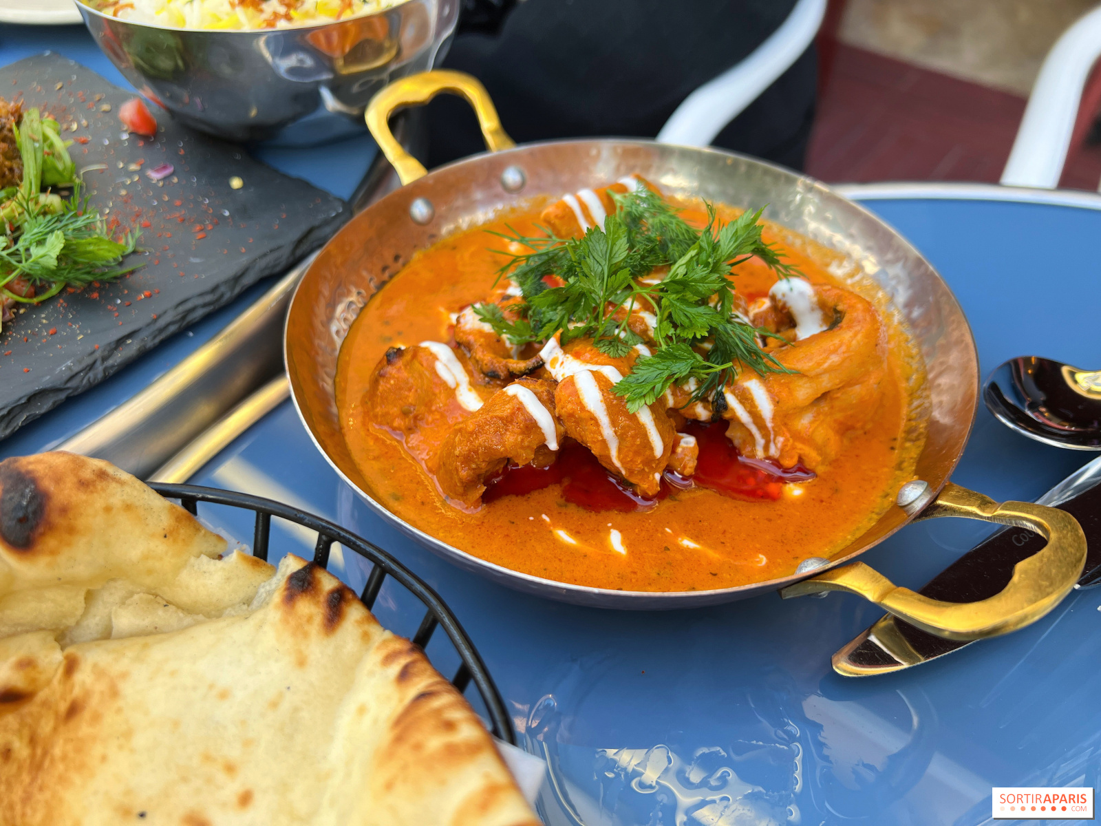 découvrez les meilleurs restaurants indiens à paris : adresses incontournables, cuisine authentique et saveurs exotiques au cœur de la capitale. réservez votre table pour un voyage culinaire unique !