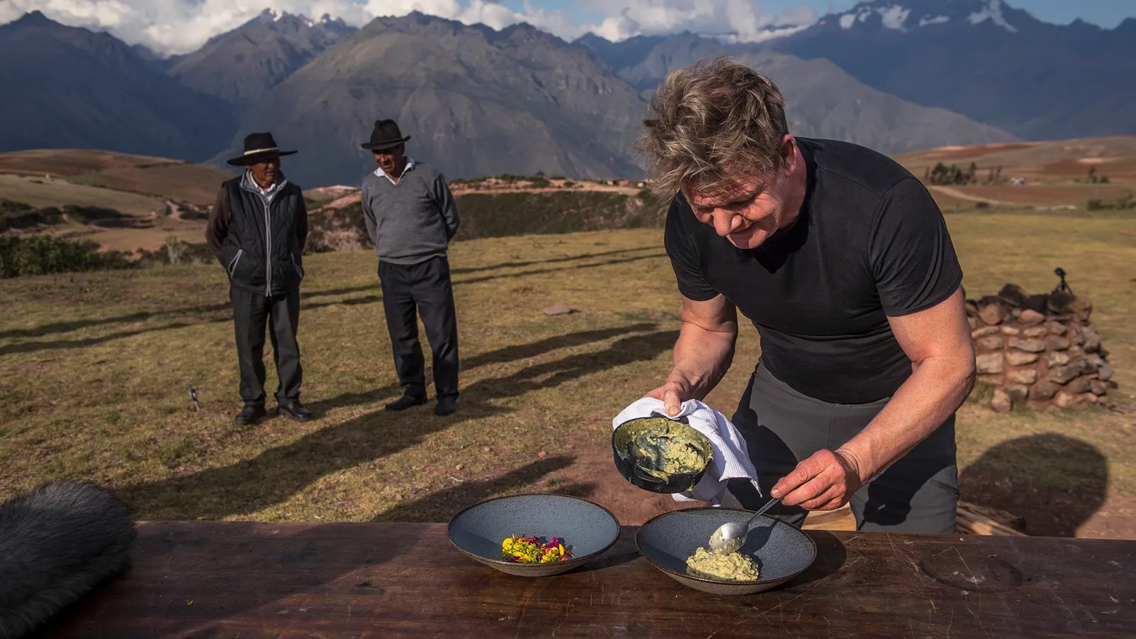 découvrez les secrets culinaires des riches : ingrédients de luxe, techniques exclusives et astuces de chefs pour transformer vos plats en véritables expériences gastronomiques.