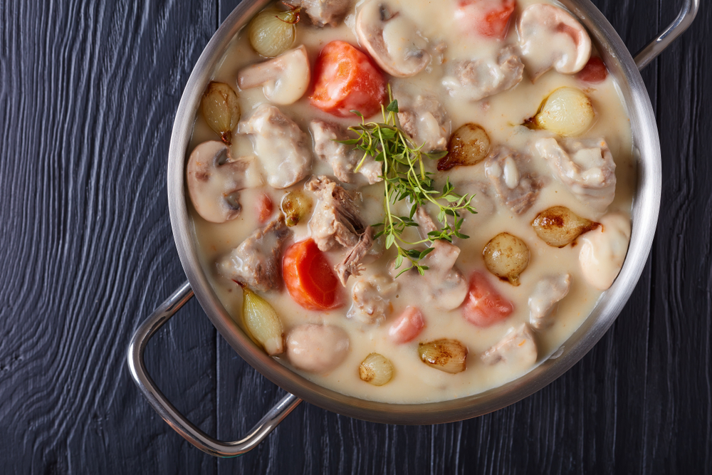découvrez les spécialités françaises : délices culinaires, recettes traditionnelles et saveurs authentiques qui font la renommée de la france. plongez dans un voyage gastronomique unique !