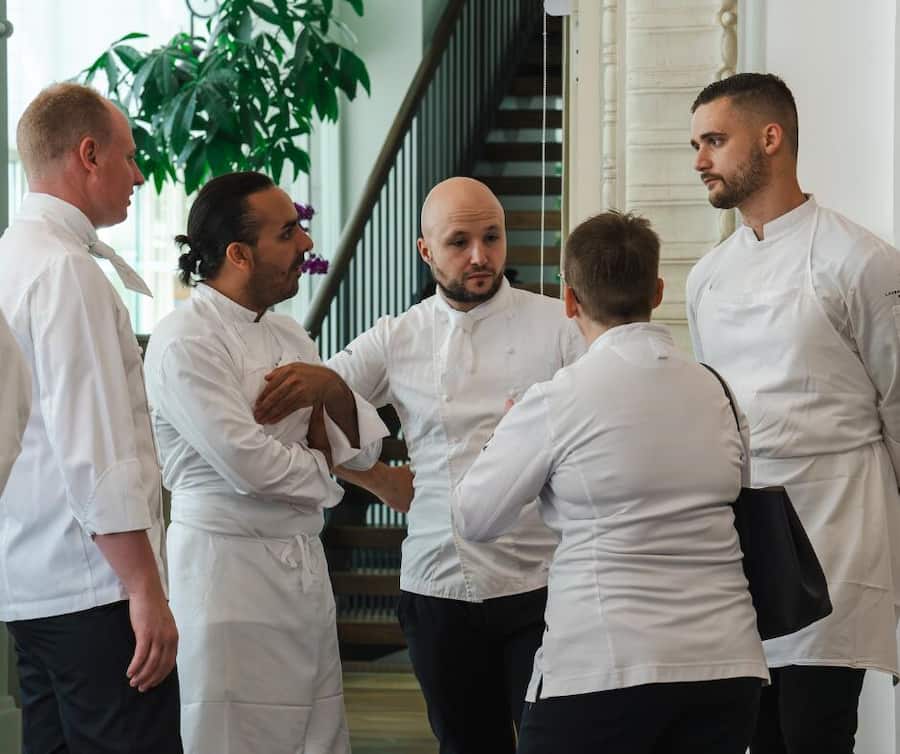 découvrez le championnat des chefs sur la rue wellington 2026 : une compétition culinaire où les meilleurs talents s'affrontent pour décrocher le prestigieux titre. ne manquez pas cet événement gastronomique unique à montréal !