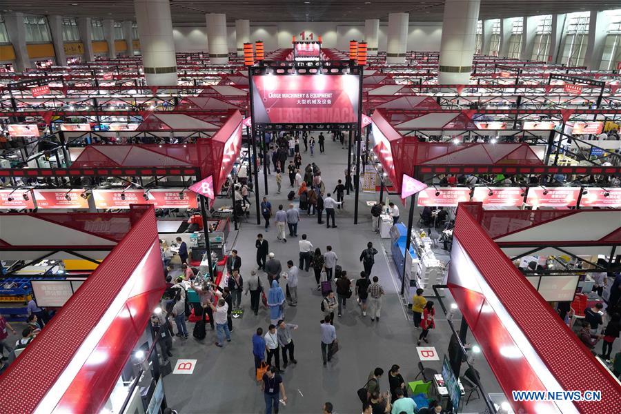 découvrez la gastronomie de guangzhou lors de la foire de canton : saveurs authentiques, spécialités locales et expérience culinaire incontournable pour les passionnés de cuisine chinoise.
