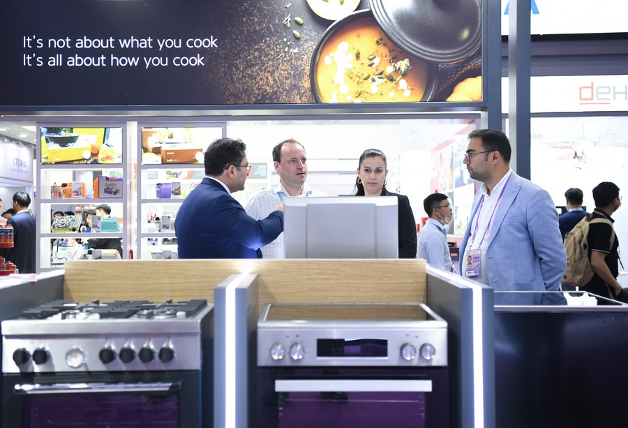 découvrez la richesse de la gastronomie de guangzhou lors de la foire de canton : spécialités culinaires, saveurs authentiques et traditions gastronomiques de la région pour une expérience inoubliable.