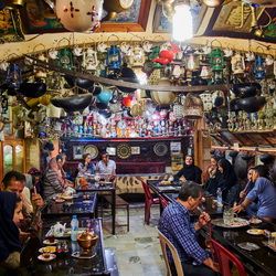découvrez le patrimoine culinaire d'ispahan, une ville emblématique d'iran, réputée pour ses spécialités traditionnelles riches en saveurs et en histoire. explorez ses plats typiques, ses douceurs locales et l'art de la gastronomie iranienne.