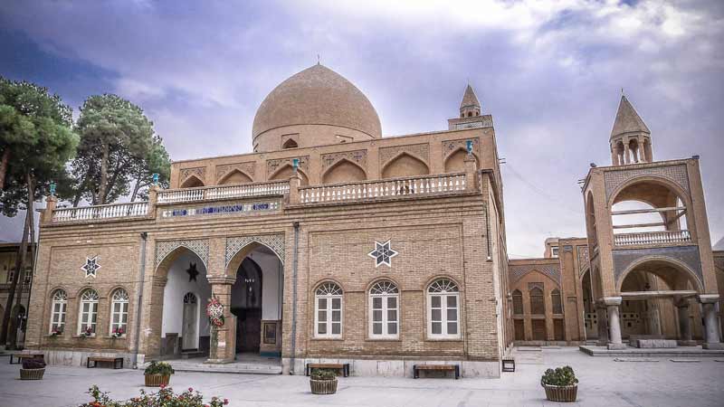 découvrez le patrimoine culinaire d'ispahan, en iran, à travers ses spécialités traditionnelles, ses saveurs authentiques et son histoire gourmande qui séduisent les voyageurs du monde entier.