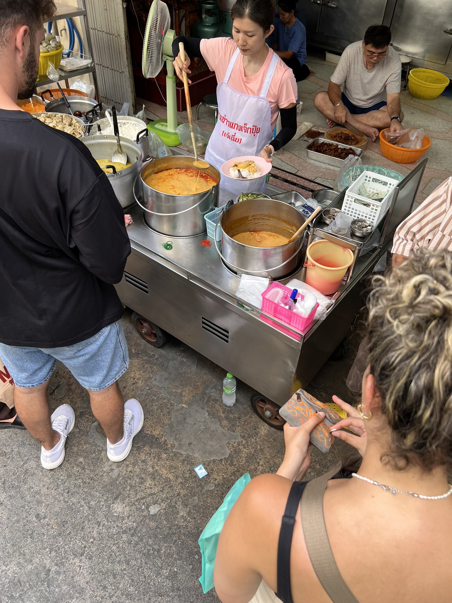 découvrez khao gaeng 2025, le plat traditionnel thaï revisité pour surprendre vos papilles ! explorez les saveurs authentiques, des recettes innovantes et les nouvelles tendances gastronomiques autour du khao gaeng.