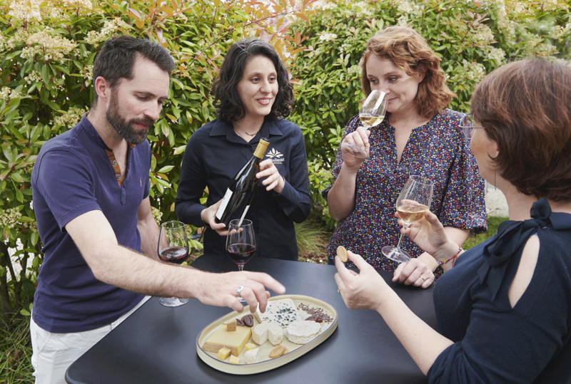 découvrez le tourisme gastronomique : explorez des destinations savoureuses, dégustez des spécialités locales et vivez des expériences culinaires uniques à travers le monde.