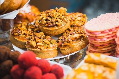découvrez la transformation culinaire à stockholm : une scène gastronomique innovante, des restaurants étoilés aux expériences culinaires uniques, mettant en valeur les saveurs nordiques et la créativité des chefs suédois.