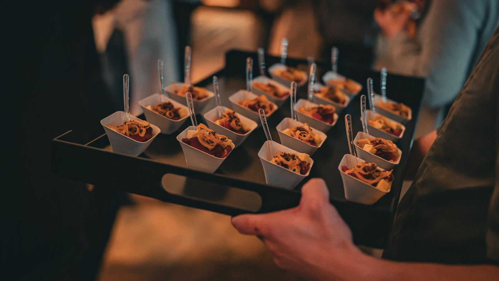 découvrez un événement gastronomique unique réunissant les vignerons de moselle et de rheinhessen, pour une dégustation de vins d'exception et des accords mets-vins inoubliables.