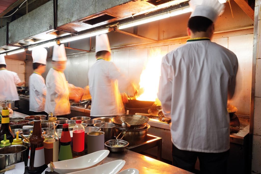 découvrez l'événement incontournable de l'année : affrontement culinaire 2025 ! chefs passionnés, défis savoureux et innovations gastronomiques au rendez-vous. ne manquez pas ce spectacle unique pour les amateurs de cuisine et de sensations fortes !