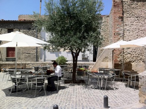 découvrez les meilleurs restaurants à perpignan : cuisine traditionnelle, spécialités locales et adresses incontournables pour savourer des plats savoureux dans une ambiance conviviale.