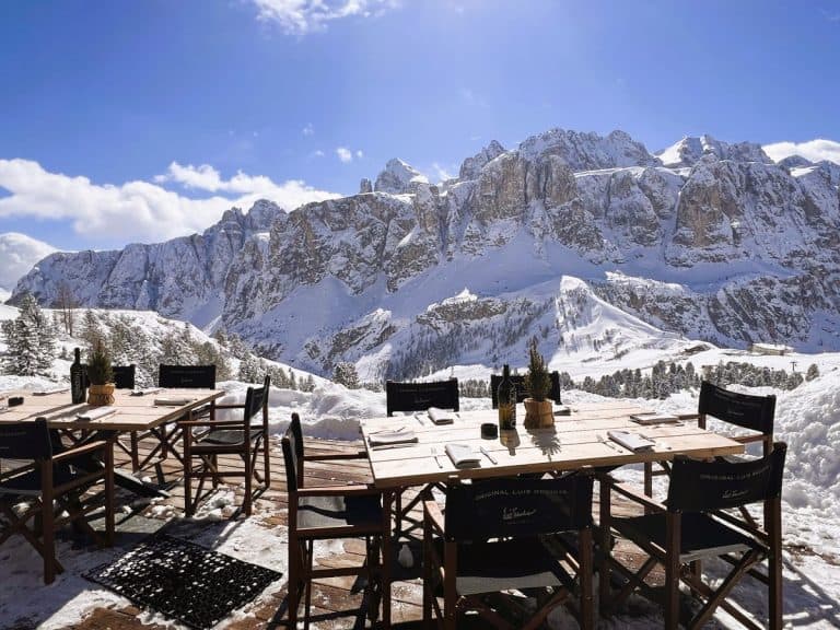 découvrez la cuisine authentique d’alta badia dans les dolomites : recettes locales, spécialités montagnardes et saveurs traditionnelles dans un cadre naturel exceptionnel.