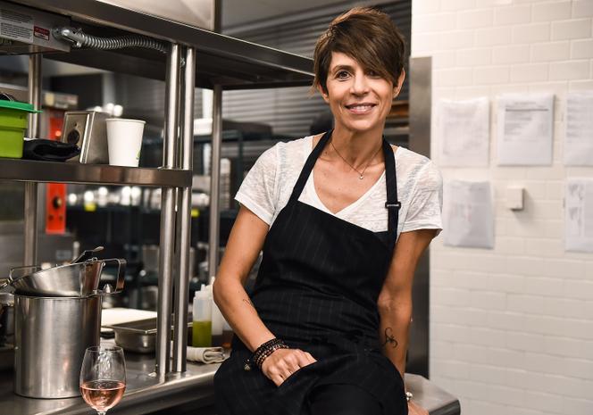 découvrez comment une cheffe bretonne impressionne par sa créativité et son savoir-faire culinaire, mettant à l’honneur les saveurs authentiques de la bretagne.
