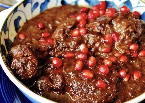 découvrez la richesse de la cuisine iranienne : recettes traditionnelles, saveurs aromatiques et plats typiques d’iran à explorer pour un voyage culinaire authentique.