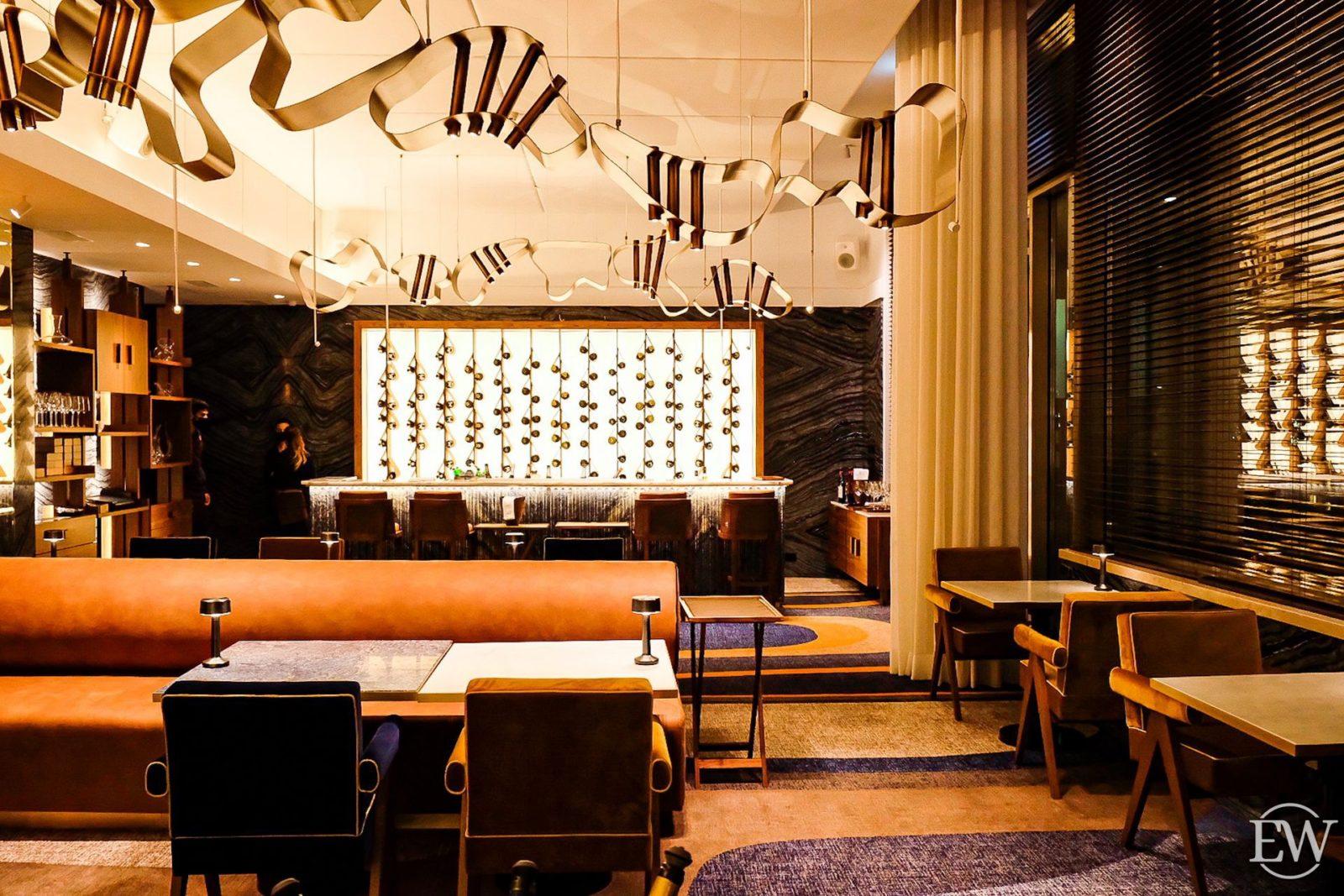 découvrez cura, le restaurant étoilé du ritz lisbonne, où la gastronomie raffinée rencontre l'excellence portugaise. savourez des créations innovantes dans un cadre luxueux, signées par un chef de renom.