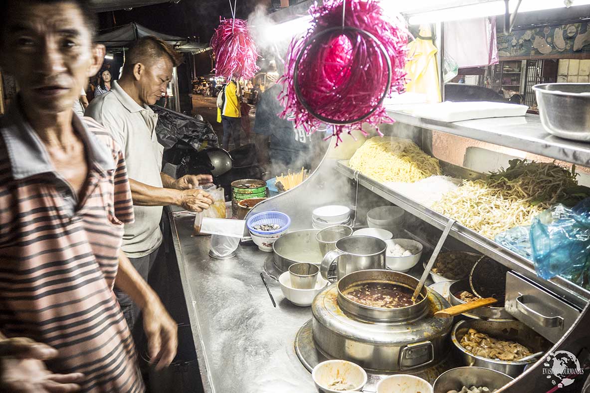 découvrez l'écotourisme culinaire en malaisie et en australie : dégustez des spécialités locales, explorez la gastronomie durable et vivez des expériences authentiques dans le respect de l'environnement.