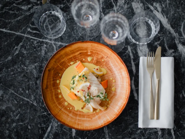 découvrez la gastronomie de rouen : spécialités normandes, restaurants incontournables et adresses gourmandes pour savourer le meilleur de la cuisine locale dans la capitale normande.