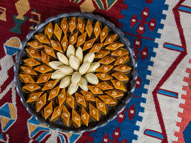 découvrez la richesse de l'héritage culinaire azerbaïdjanais : des saveurs authentiques, des traditions ancestrales et des plats typiques qui racontent l'histoire du pays.
