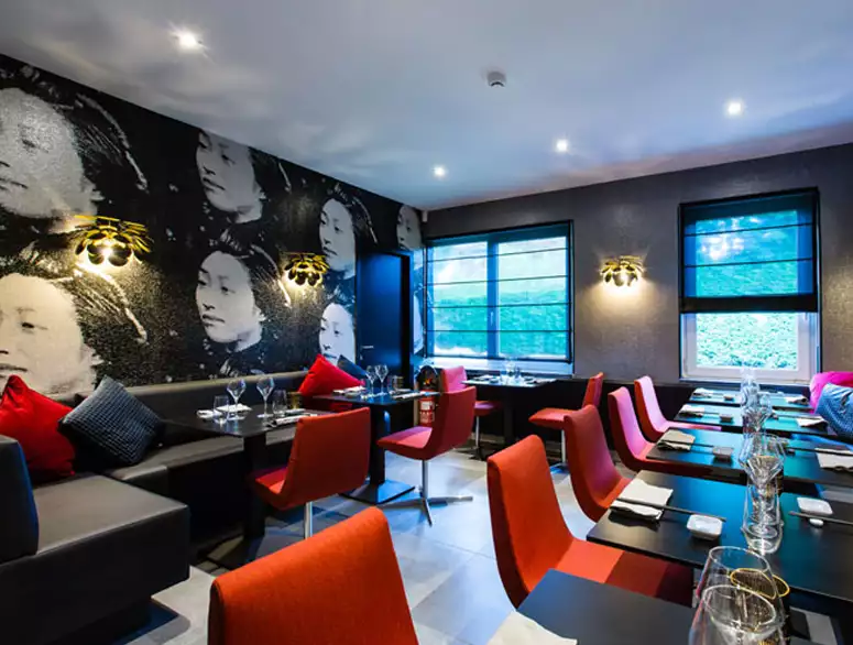 découvrez un restaurant japonais innovant où tradition et créativité s’unissent pour vous offrir une expérience culinaire unique, avec des plats revisités et des saveurs originales.