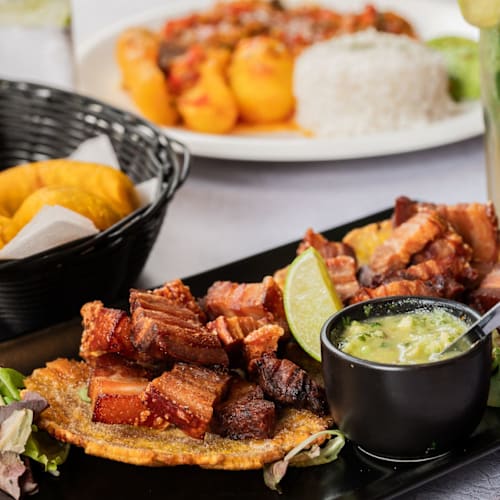 découvrez les meilleurs restaurants colombiens récompensés pour leur excellence culinaire, leurs saveurs authentiques et une expérience gastronomique inoubliable.