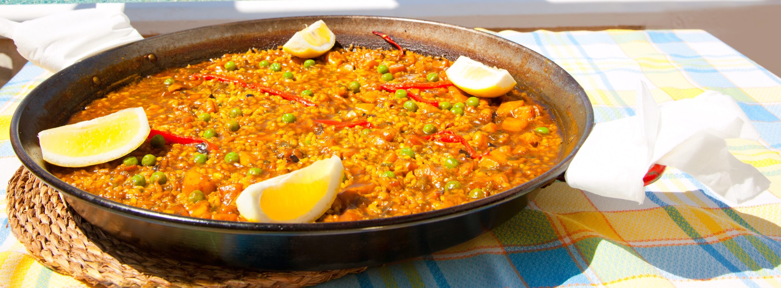 découvrez notre centre culinaire en espagne : ateliers de cuisine, dégustations et formations pour tous les passionnés de gastronomie espagnole. réservez votre expérience gourmande dès aujourd'hui !