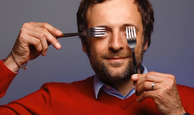 découvrez françois-régis gaudry, critique culinaire passionné et sans concession, qui explore avec rigueur et authenticité les saveurs de la gastronomie française.