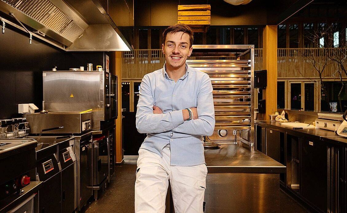 découvrez françois-régis gaudry, critique culinaire passionné et sans concession, qui dévoile les vérités du monde gastronomique avec expertise et authenticité.