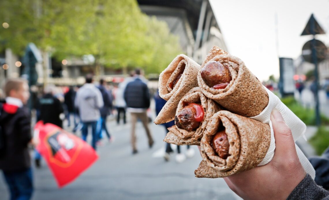 découvrez l'innovation gourmande qui révolutionne la galette-saucisse, alliant tradition et créativité pour un goût unique et savoureux.